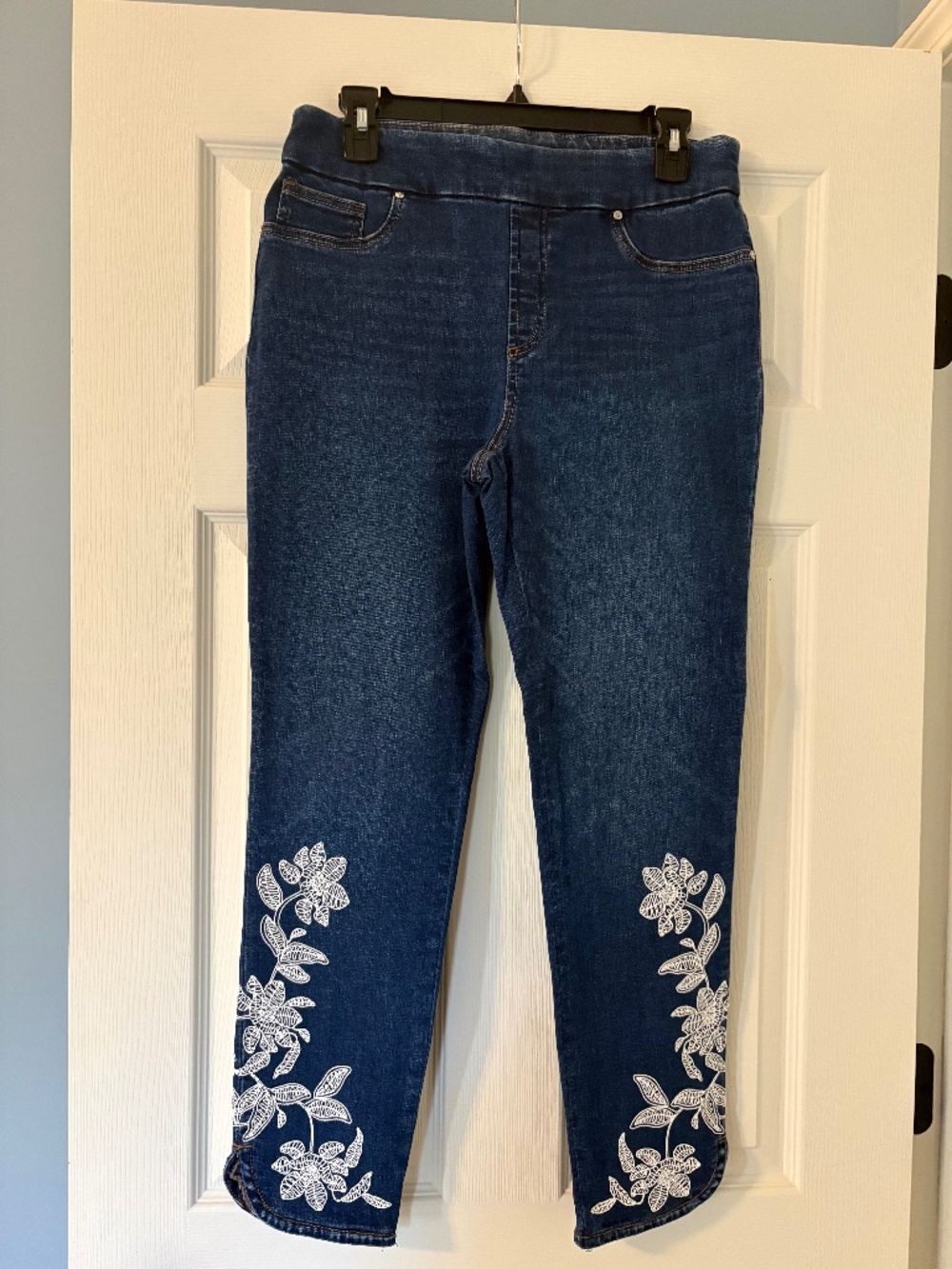 Chicos Pull on Jegging Size 6